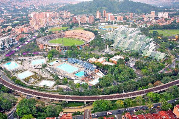 Apartasuites Av Medellín Exterior foto